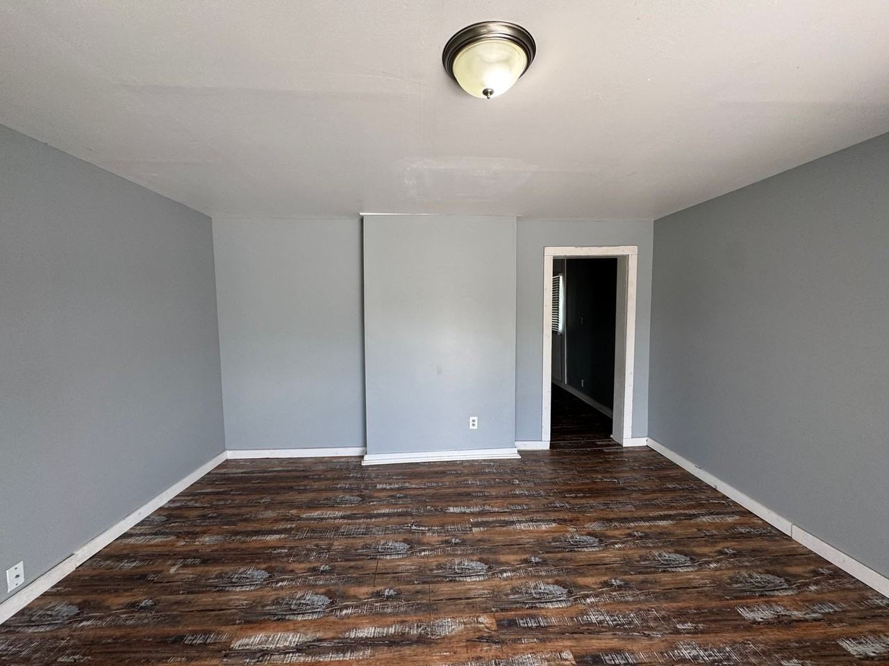 1010 Bates St - Photo 3 of 15