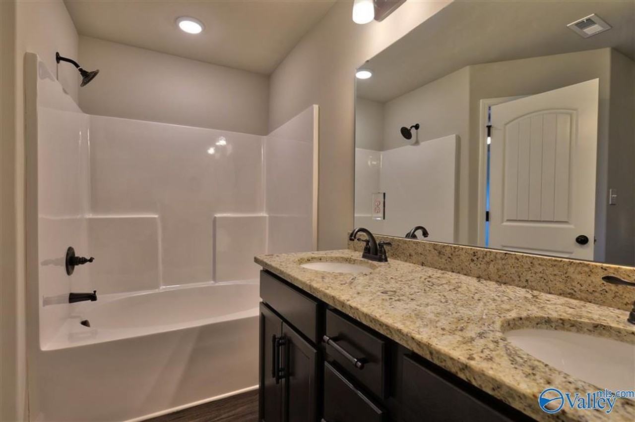 106 Hulsey Ln - Photo 3 of 16