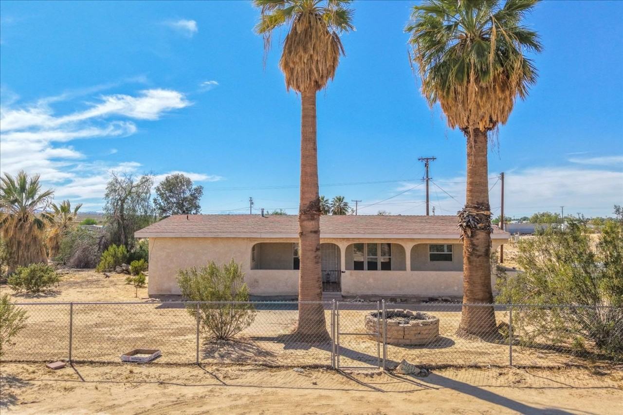 4611 Oasis Ave - Photo 4 of 50