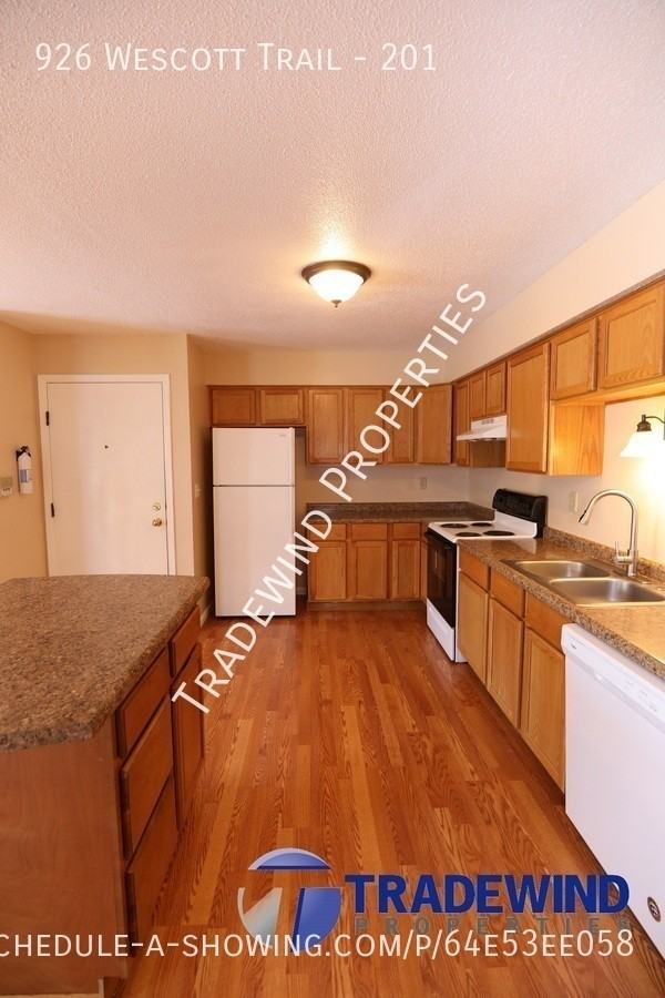 926 Wescott Trl #201 - Photo 2 of 18