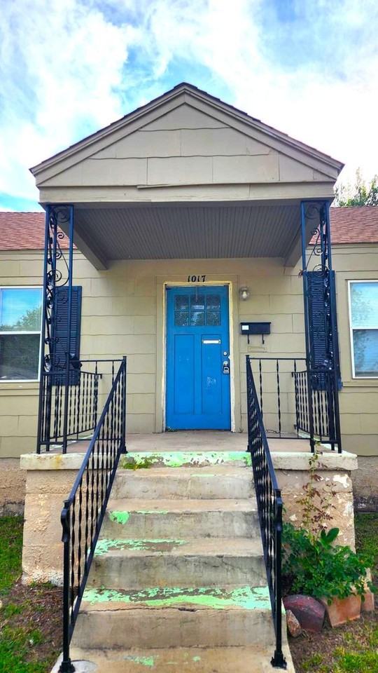 1017 N Tabor Ave - Photo 3 of 20