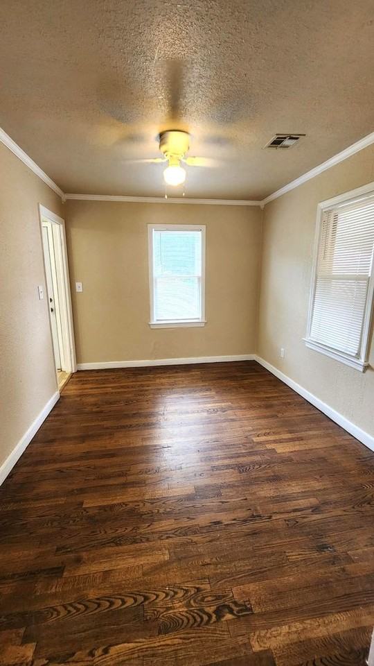 1017 N Tabor Ave - Photo 7 of 20