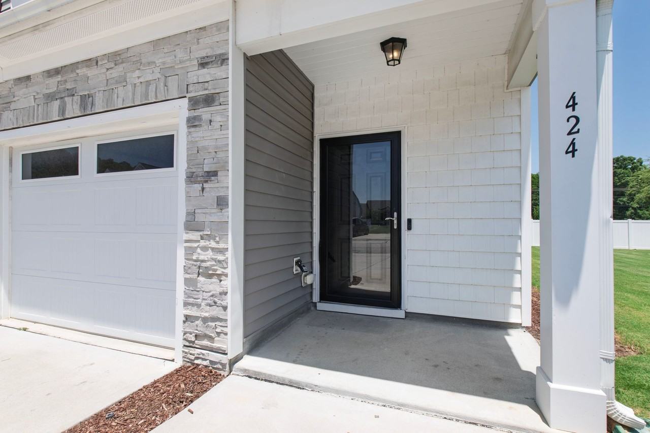 424 Leighann Ridge Ln - Photo 2 of 36
