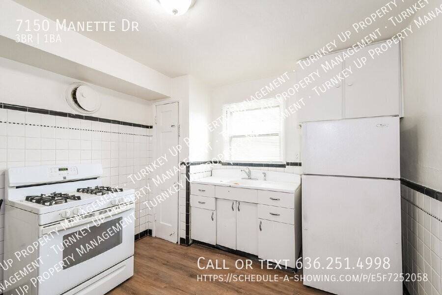 7150 Manette Dr - Photo 3 of 18