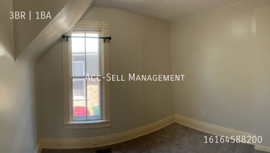 545 Fremont Ave Nw - Photo 5 of 8