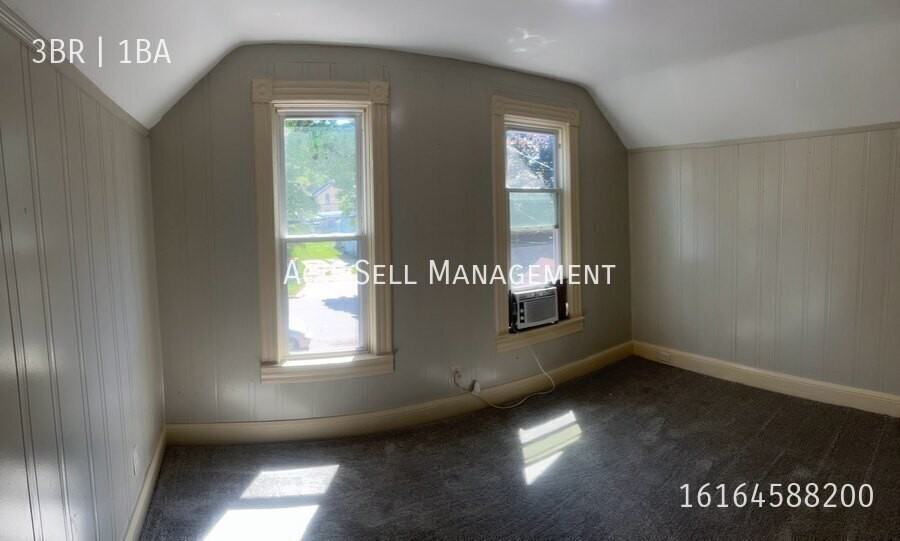 545 Fremont Ave Nw - Photo 6 of 8
