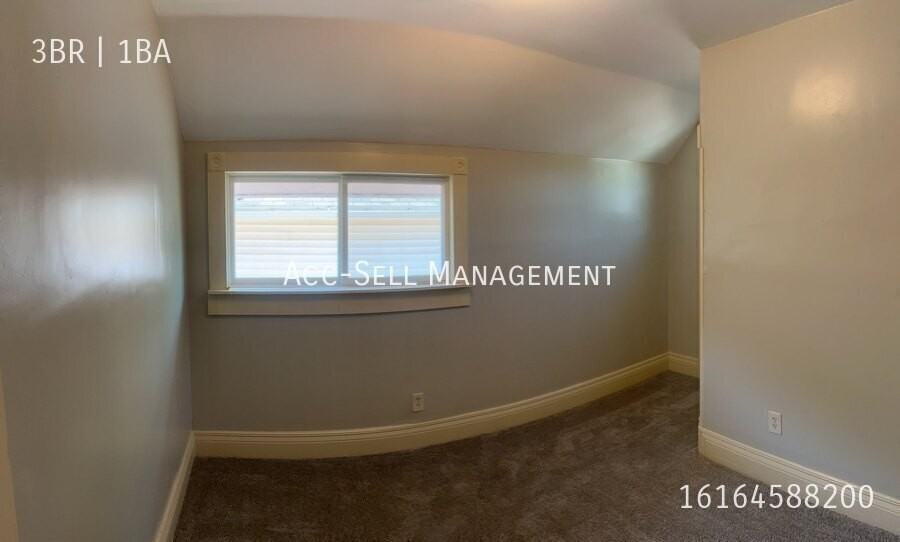 545 Fremont Ave Nw - Photo 7 of 8