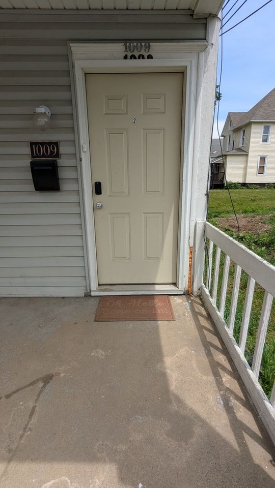 8th St Triplex - Photo 4 of 41