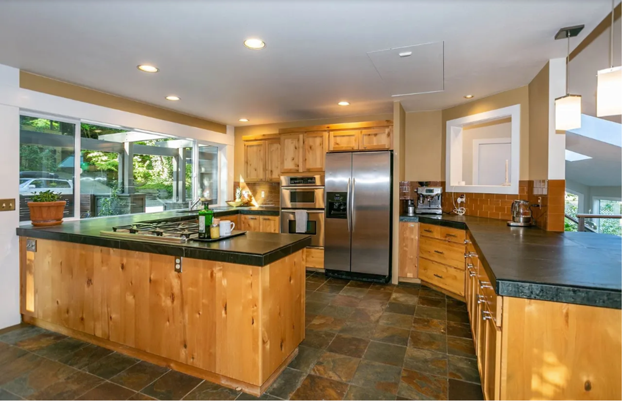 3108 Sw Bennington Dr - Photo 6 of 29