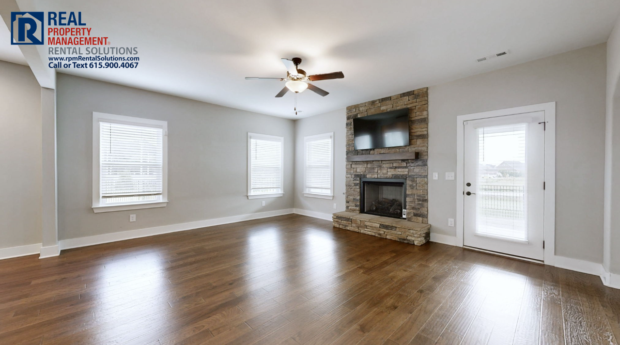 4302 Peacemill Ln - Photo 3 of 44