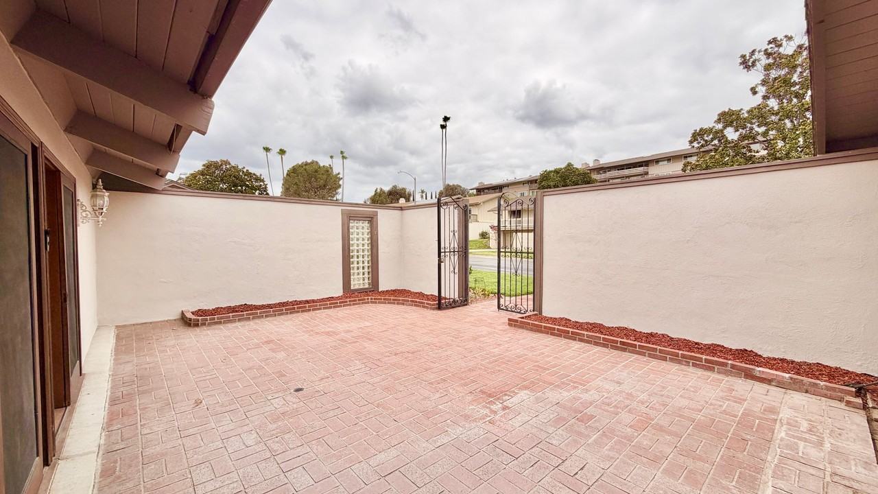 44 Via Casitas - Photo 4 of 50