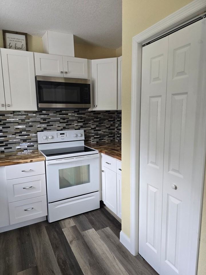 6255 W Jarovi Ct - Photo 6 of 9