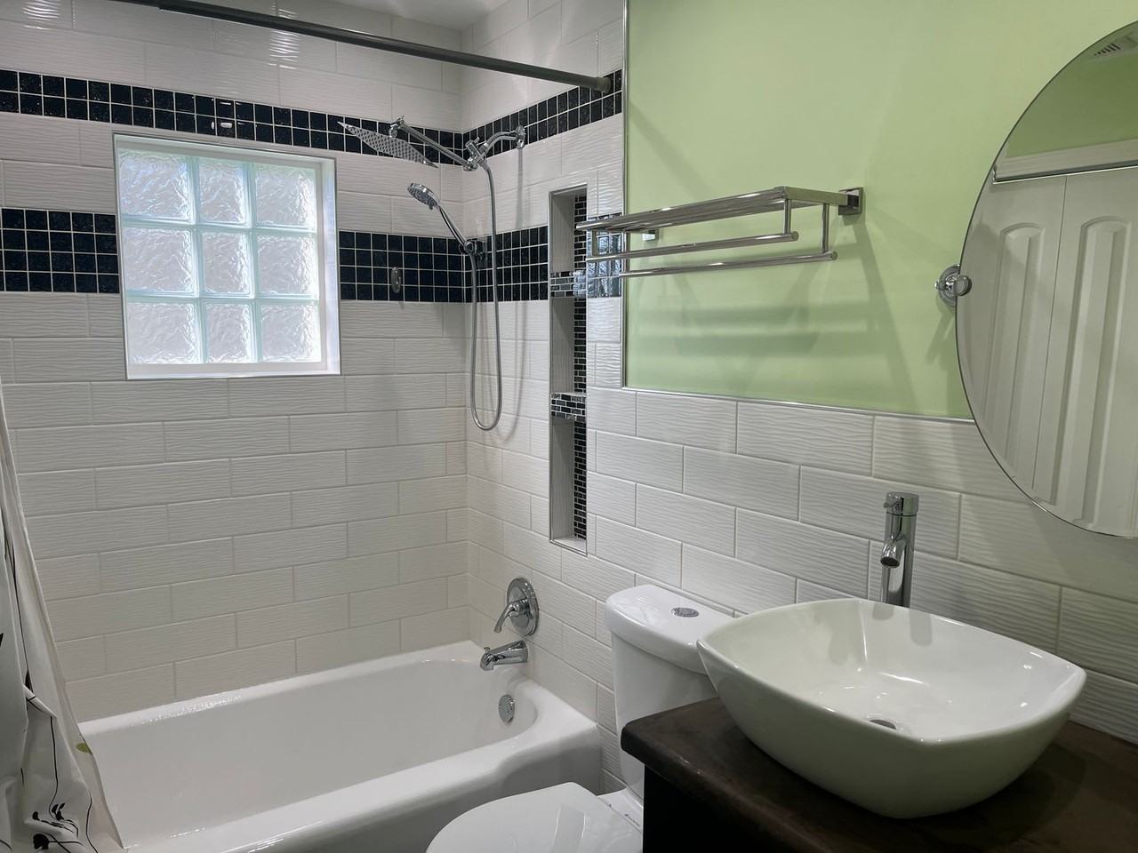 220 S Chestnut St - Photo 6 of 17