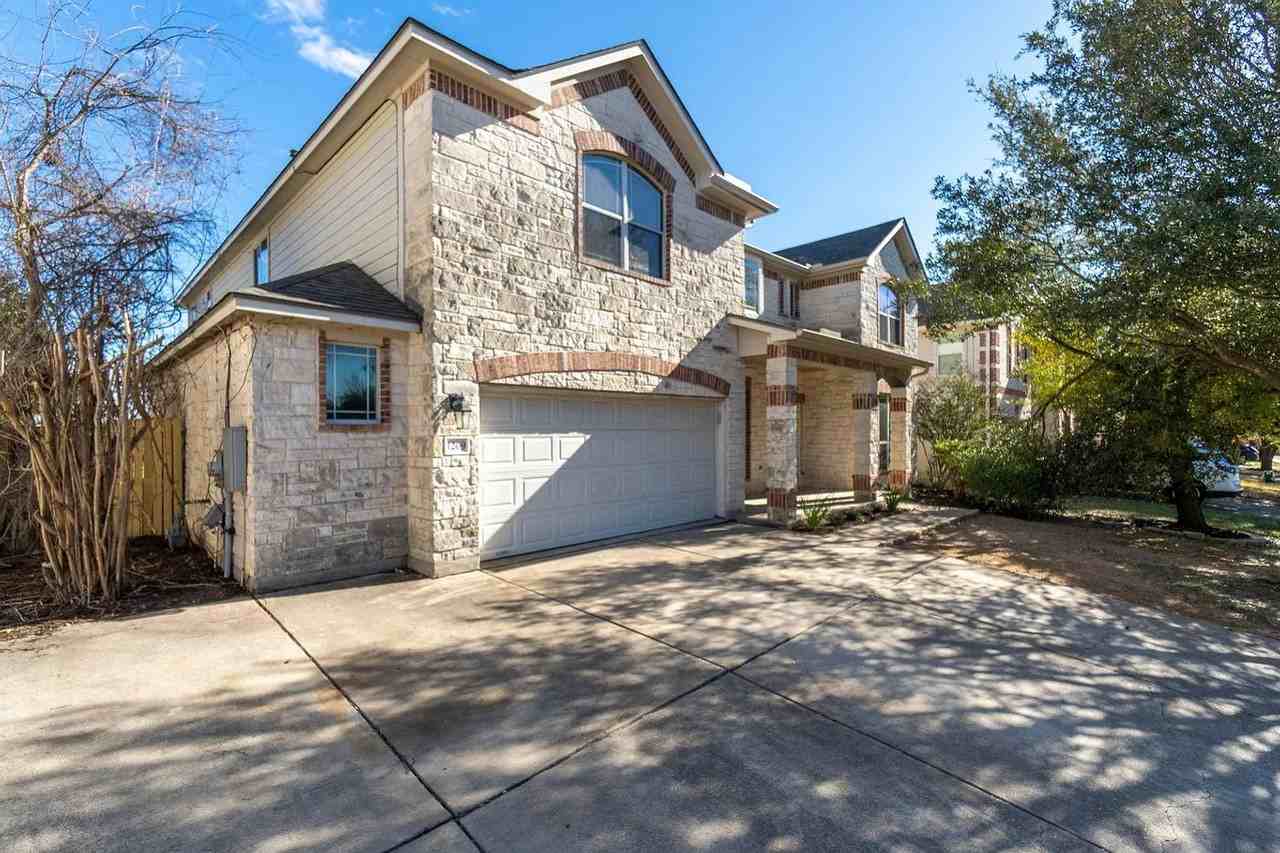 1209 Laurel Oak Trl - Photo 2 of 40
