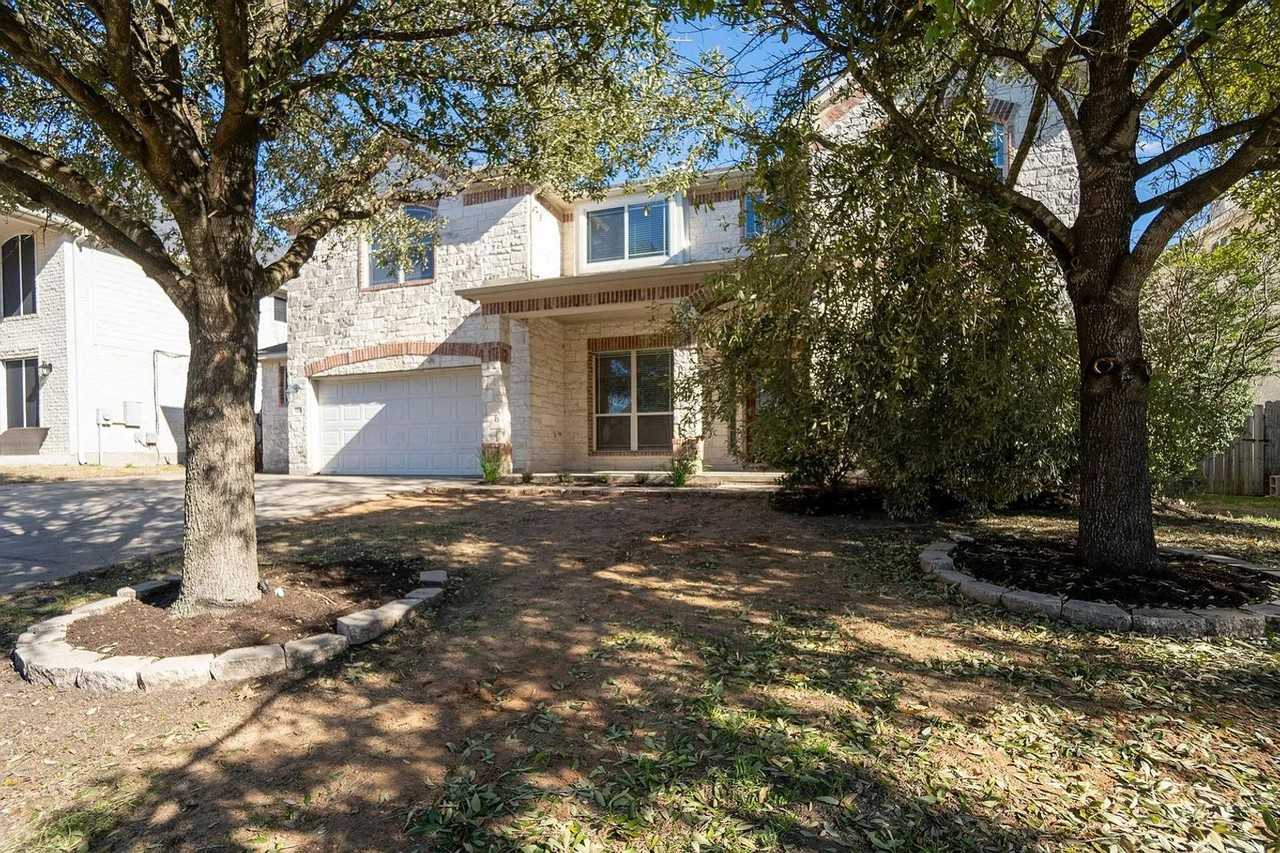 1209 Laurel Oak Trl - Photo 3 of 40