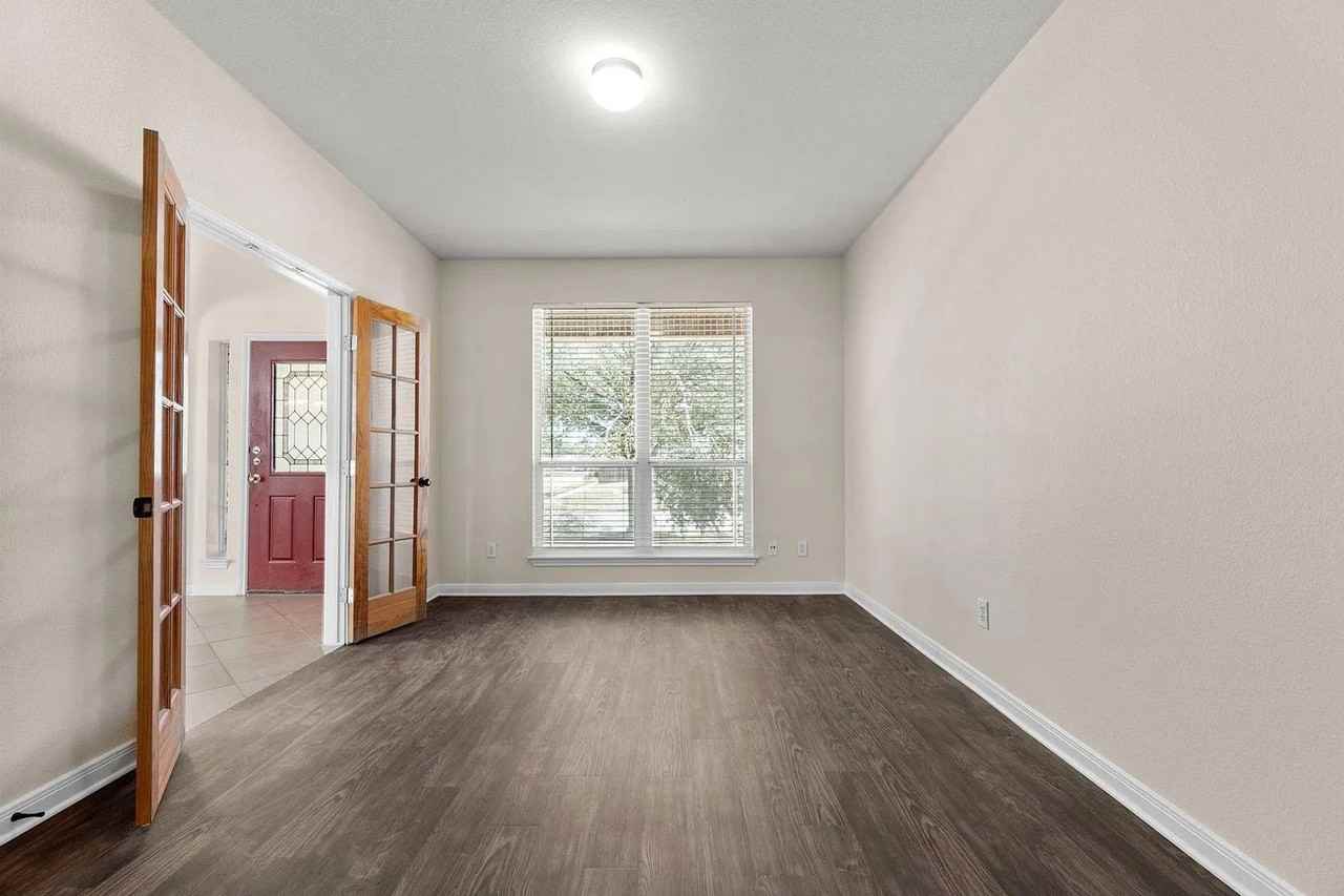 1209 Laurel Oak Trl - Photo 6 of 40