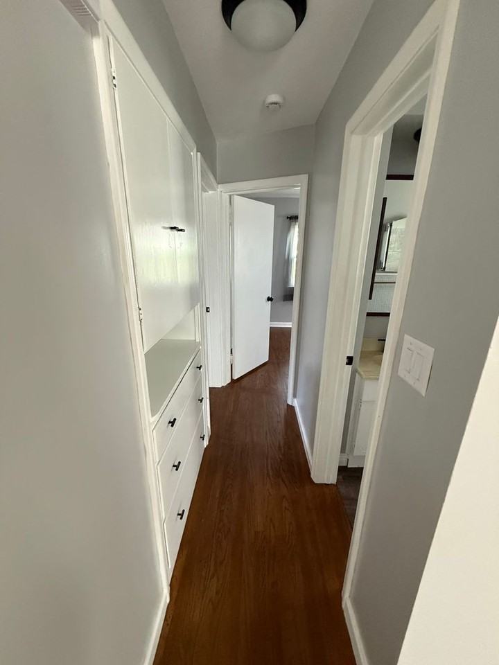 912 S 2nd St - Photo 5 of 14