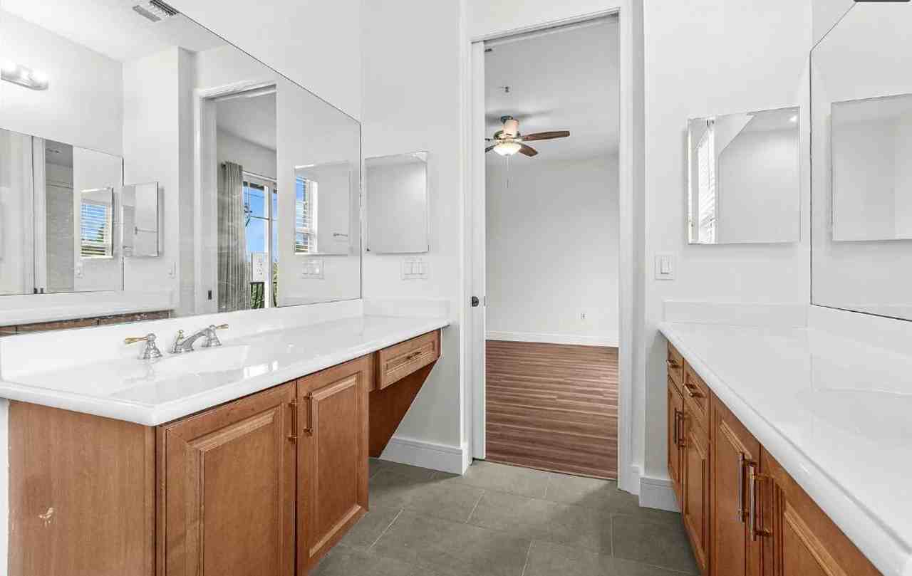 536 Nw 39th Cir #536 - Photo 3 of 6