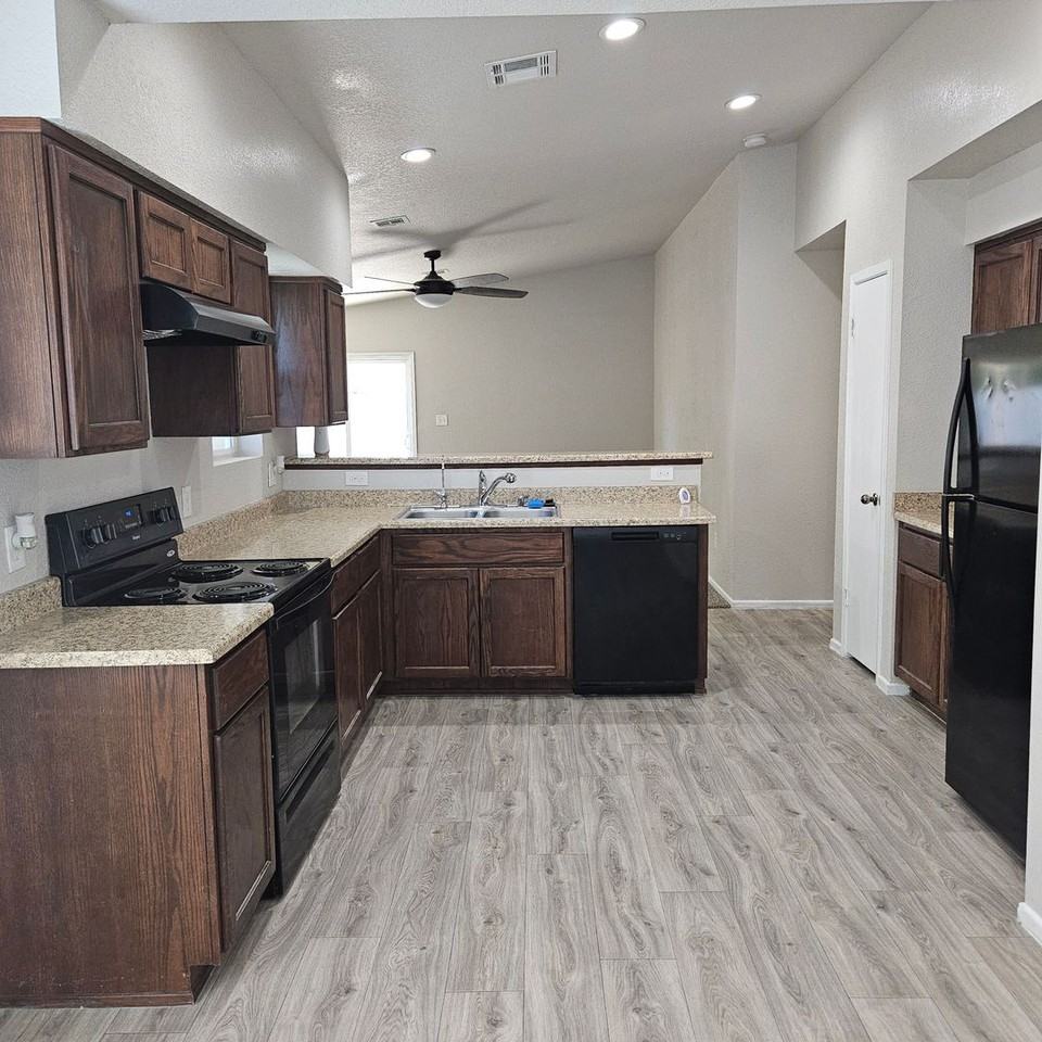 7104 E 36th Rd - Photo 2 of 17