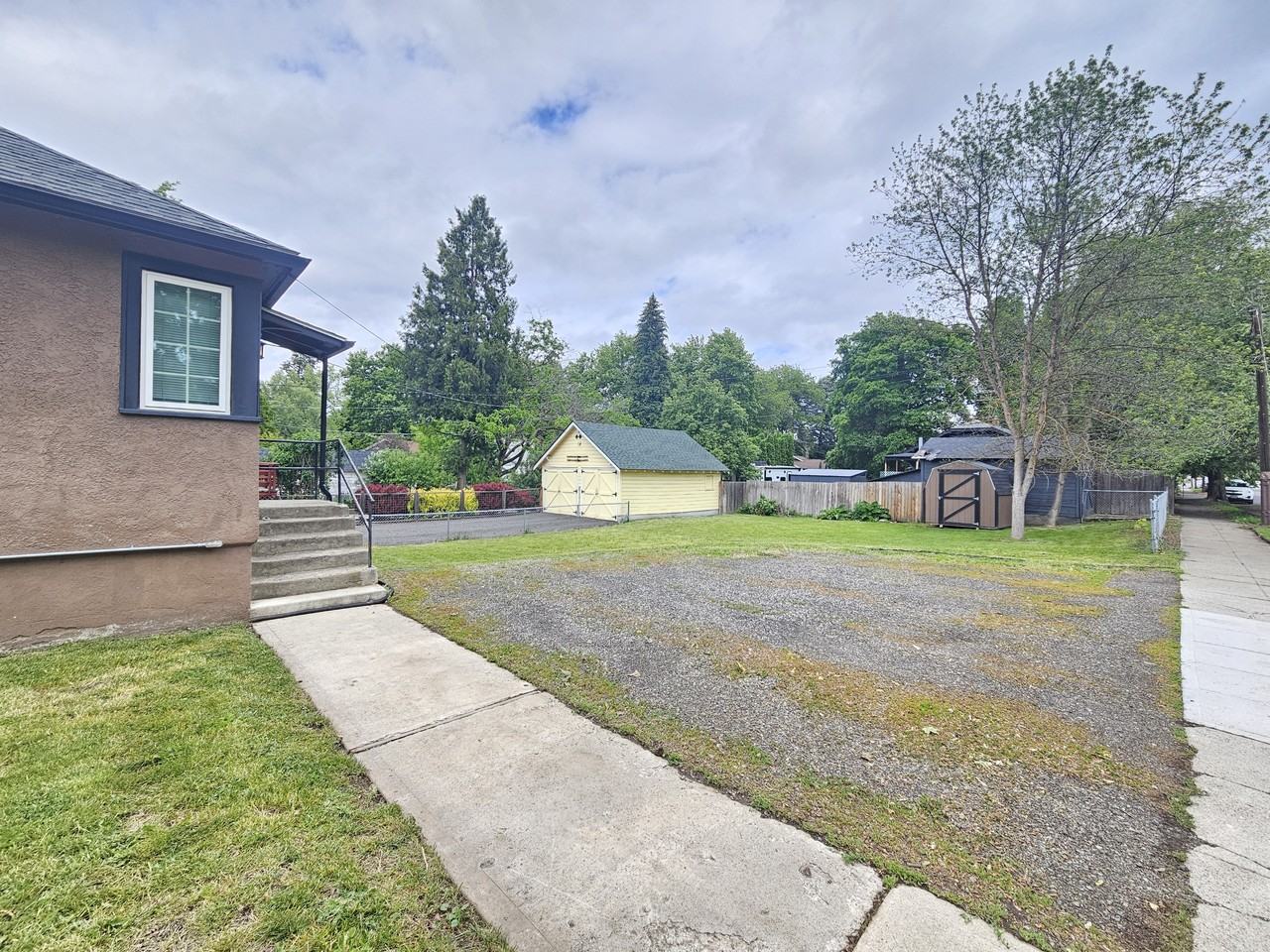 829 S Ivory St - Photo 3 of 28
