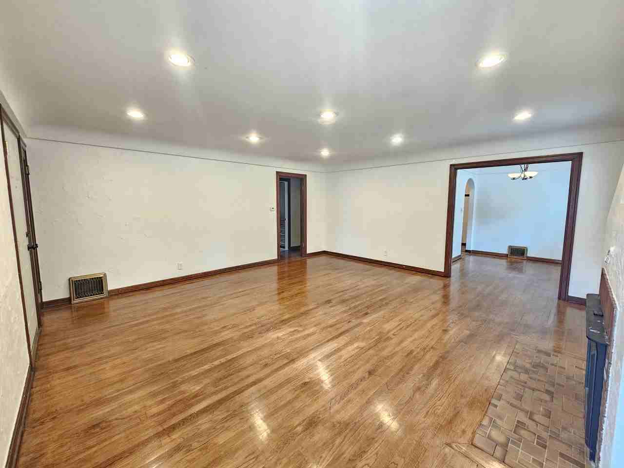 829 S Ivory St - Photo 4 of 28