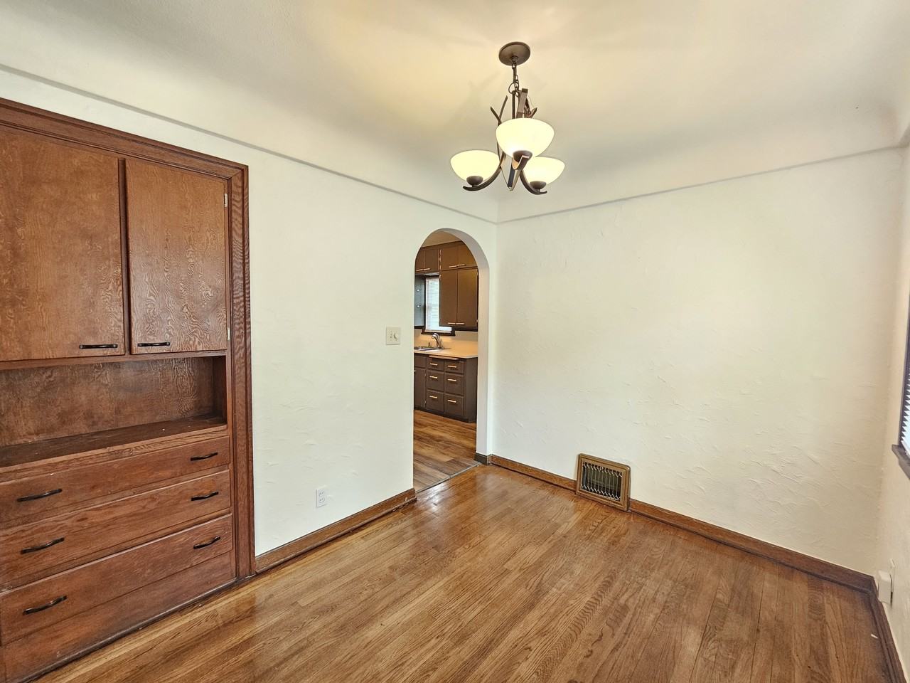 829 S Ivory St - Photo 5 of 28
