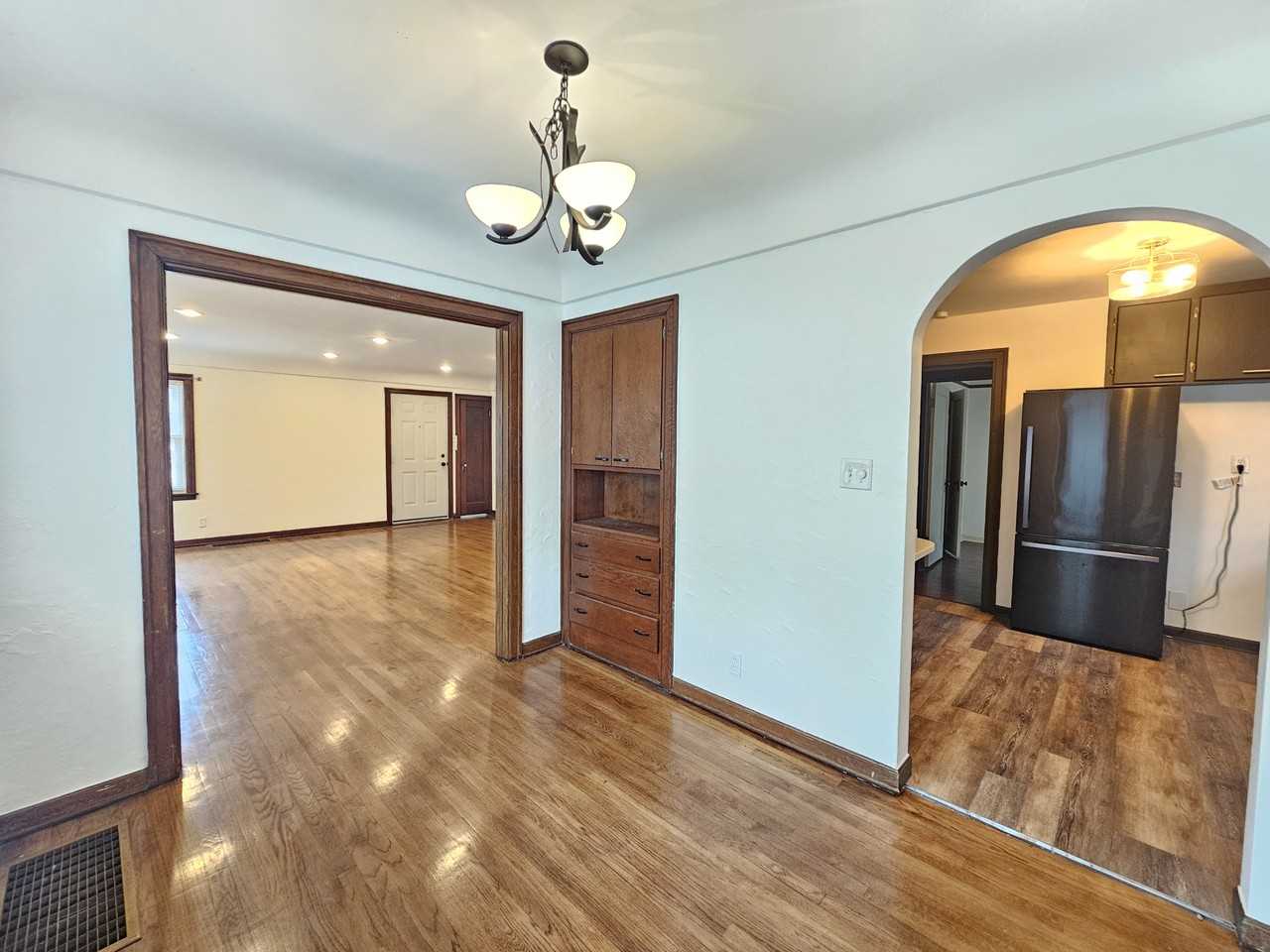 829 S Ivory St - Photo 7 of 28