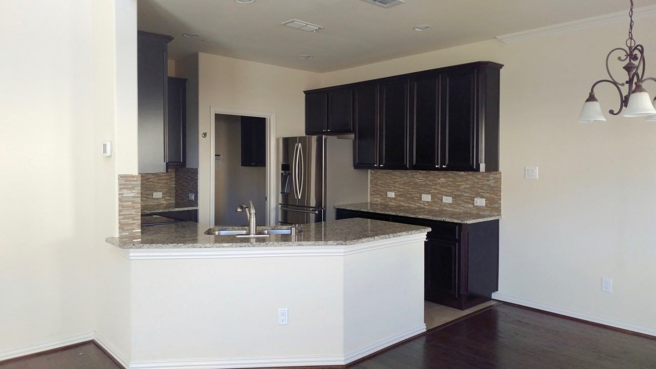 6608 Rutherford Rd - Photo 6 of 13