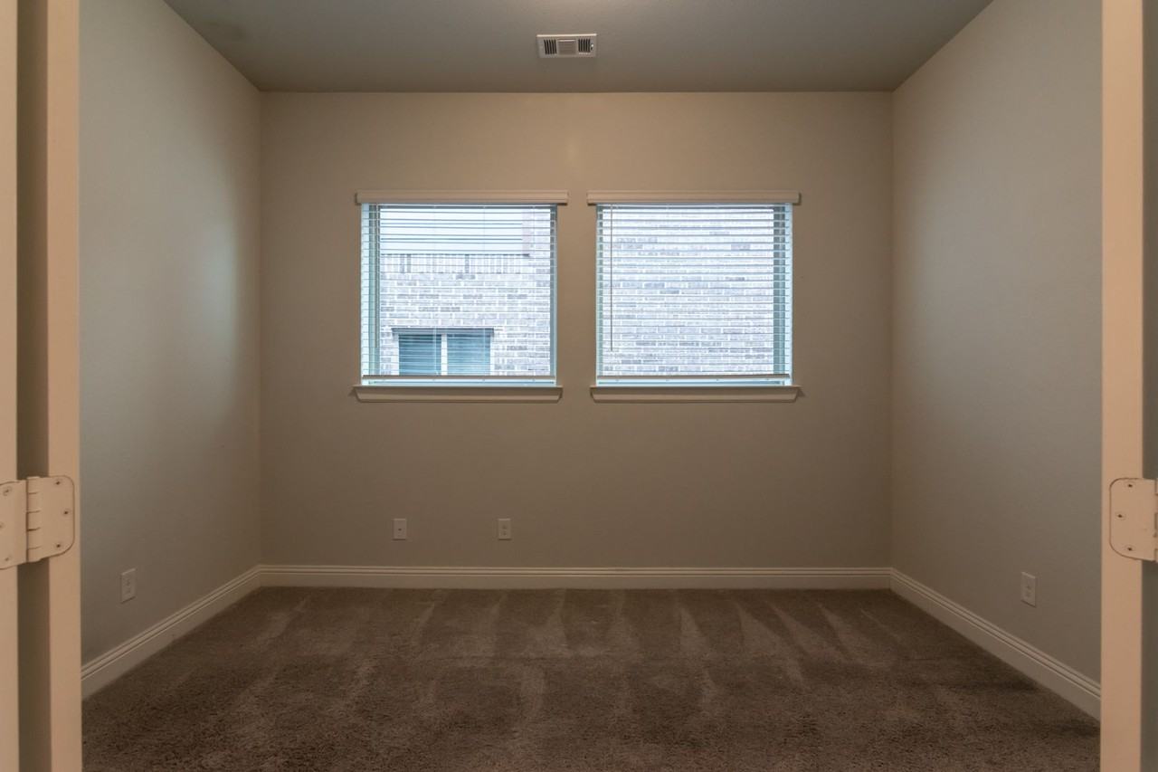 5432 Caine Rd - Photo 7 of 37