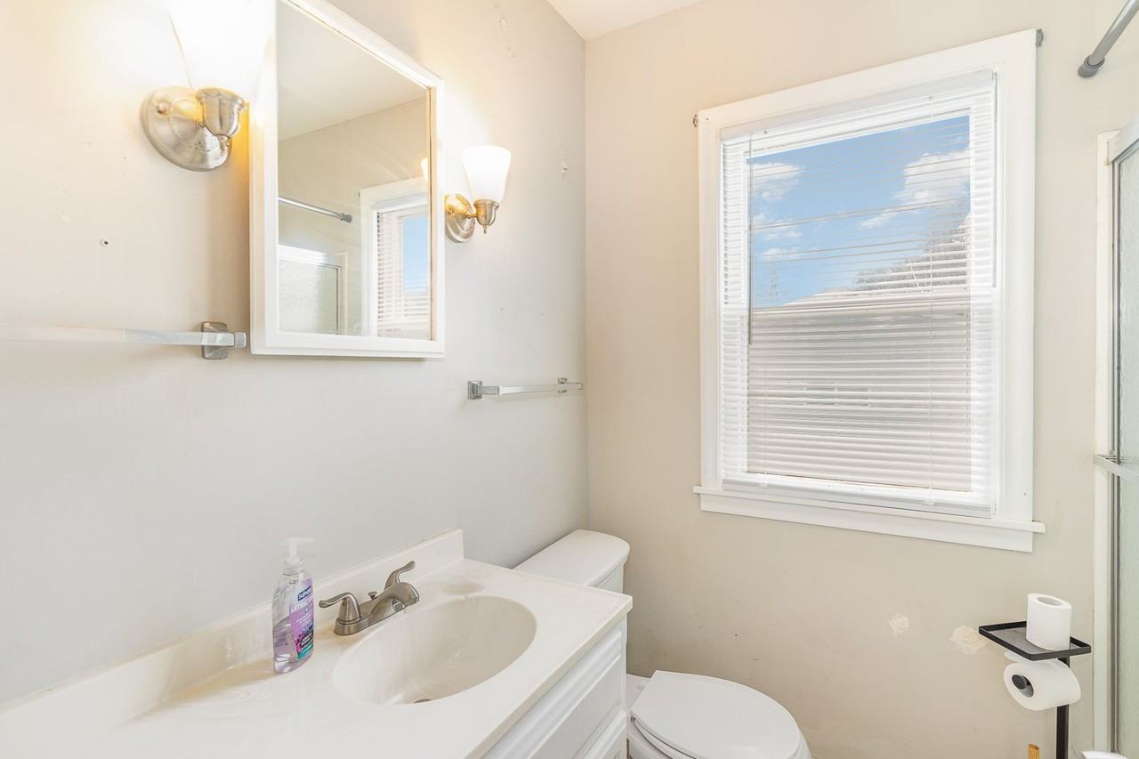 1270 Hubbard Ave - Photo 7 of 21
