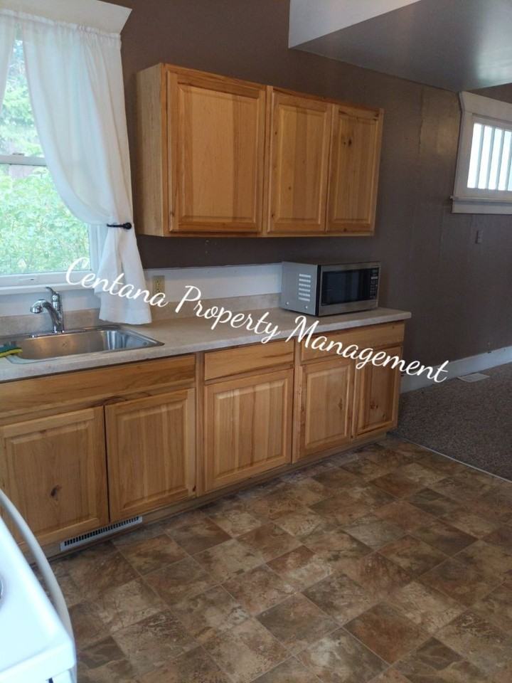 1138 W Park St - Photo 4 of 20
