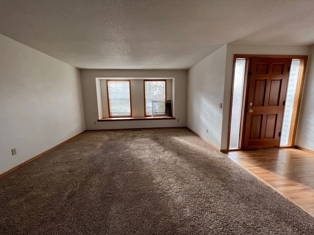 16040 Nw Edward Ct - Photo 2 of 17