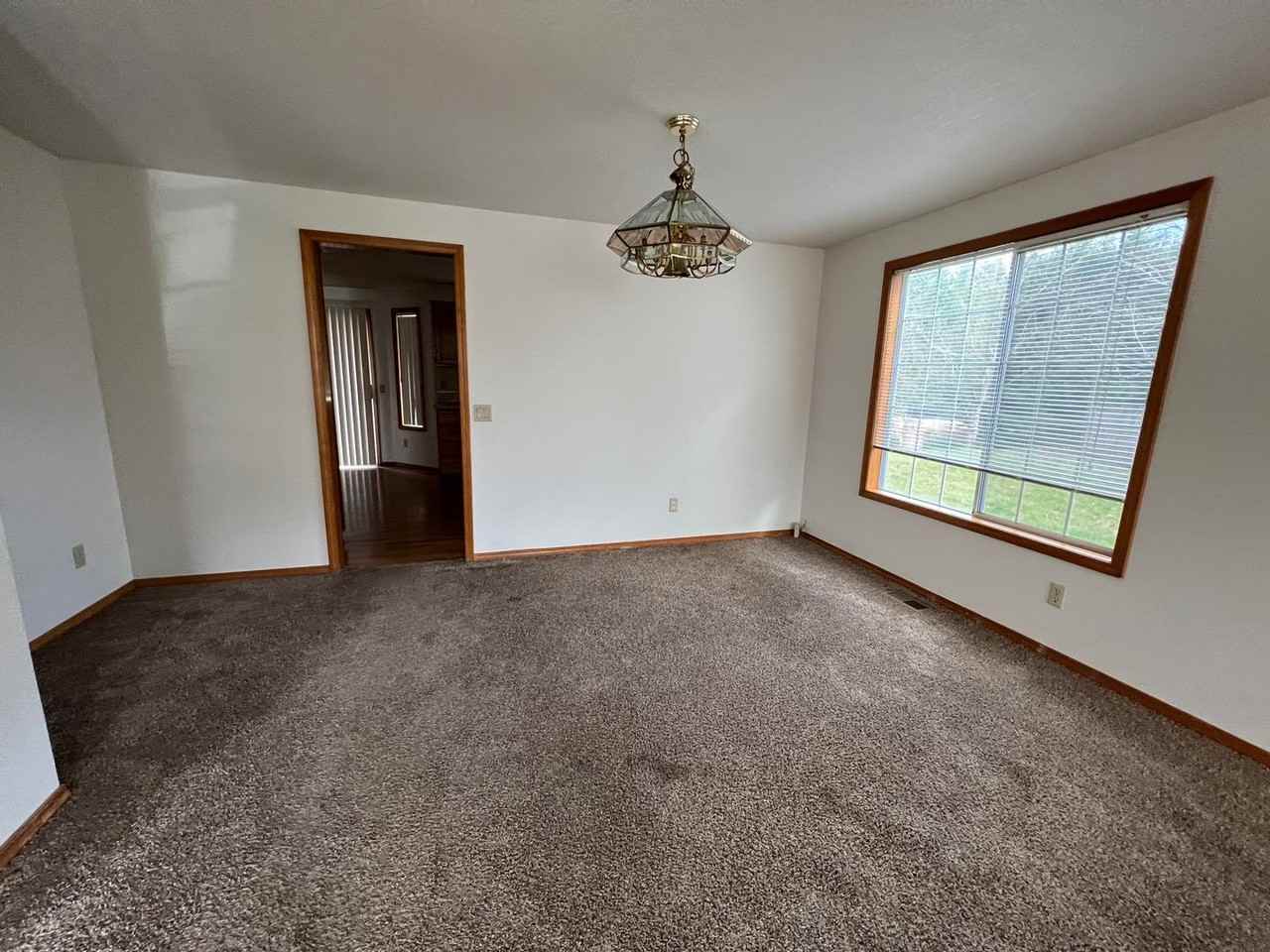 16040 Nw Edward Ct - Photo 5 of 17