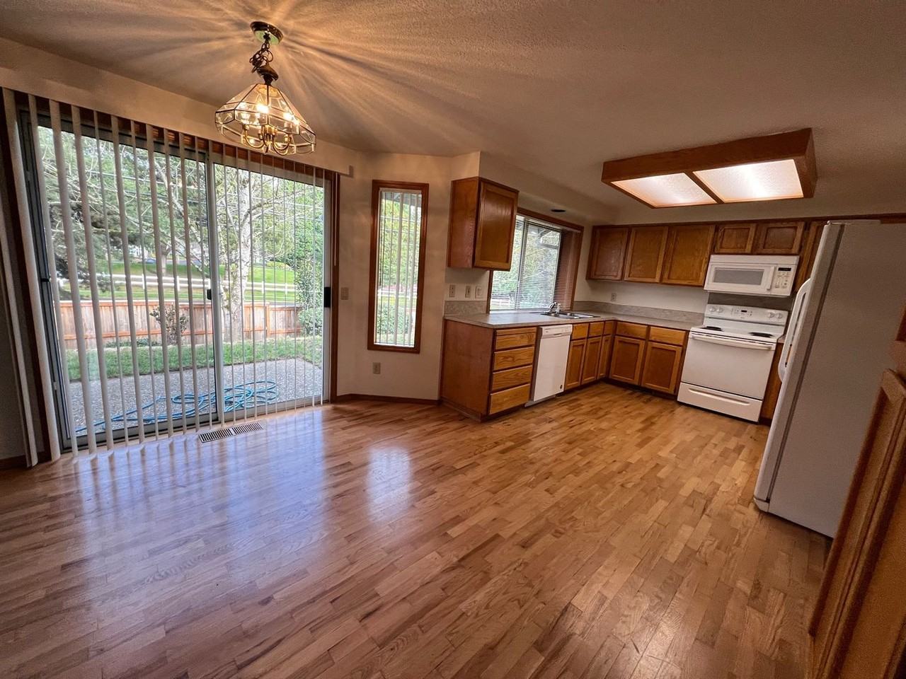 16040 Nw Edward Ct - Photo 6 of 17