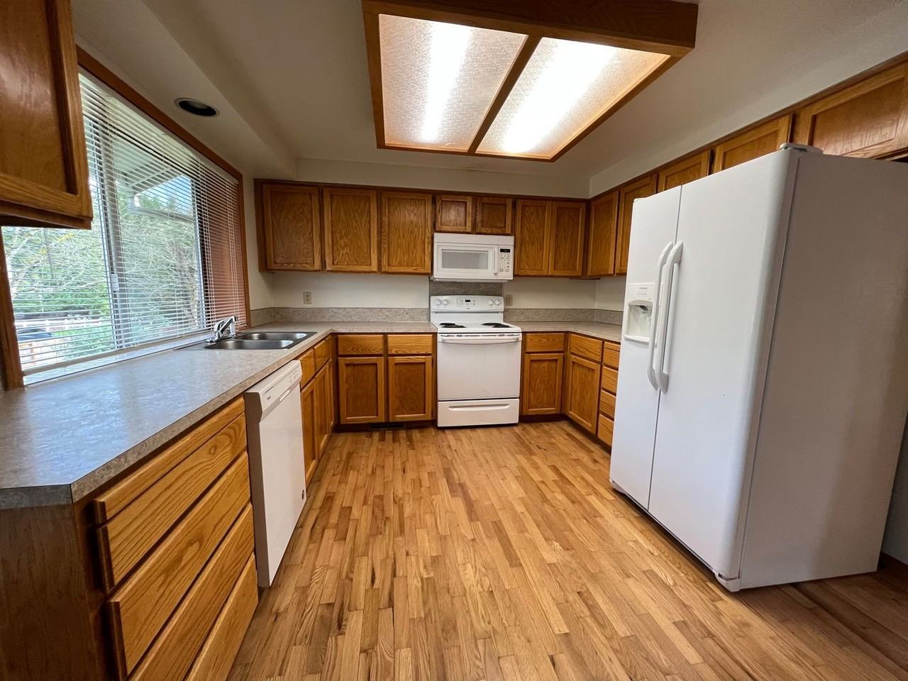 16040 Nw Edward Ct - Photo 7 of 17