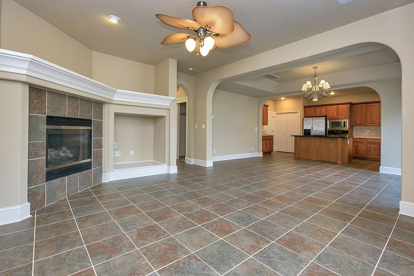 12649 Nw Bayonne Ln - Photo 3 of 20