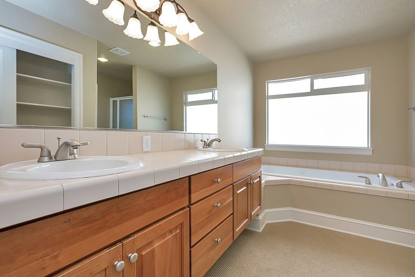 12649 Nw Bayonne Ln - Photo 7 of 20