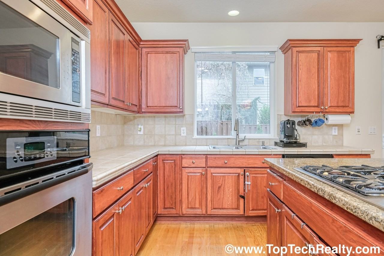 12852 Nw Bayonne Ln - Photo 6 of 24