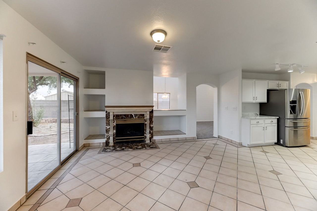 4548 Grand Rock Dr - Photo 3 of 18