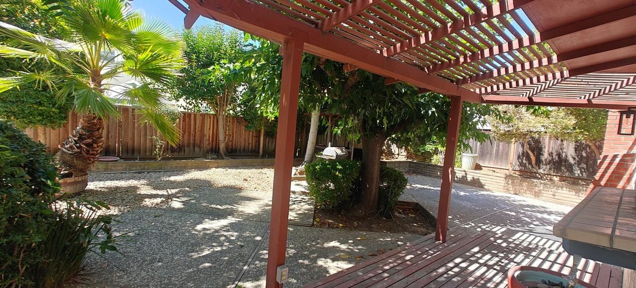 714 Liverpool Way - Photo 2 of 27