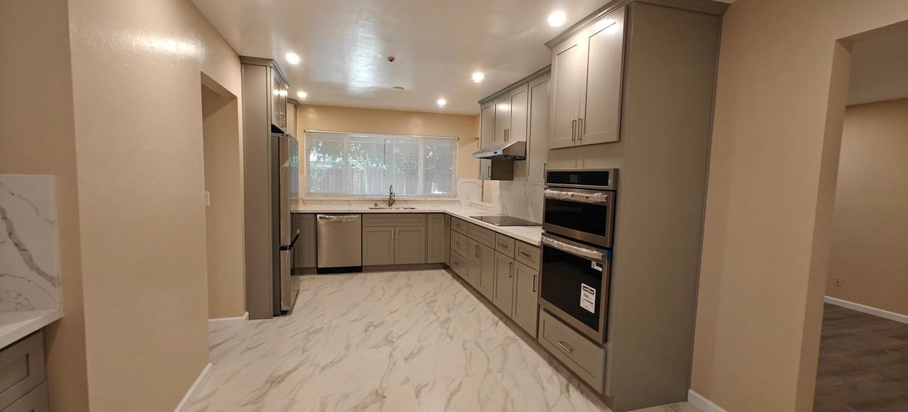 714 Liverpool Way - Photo 3 of 27