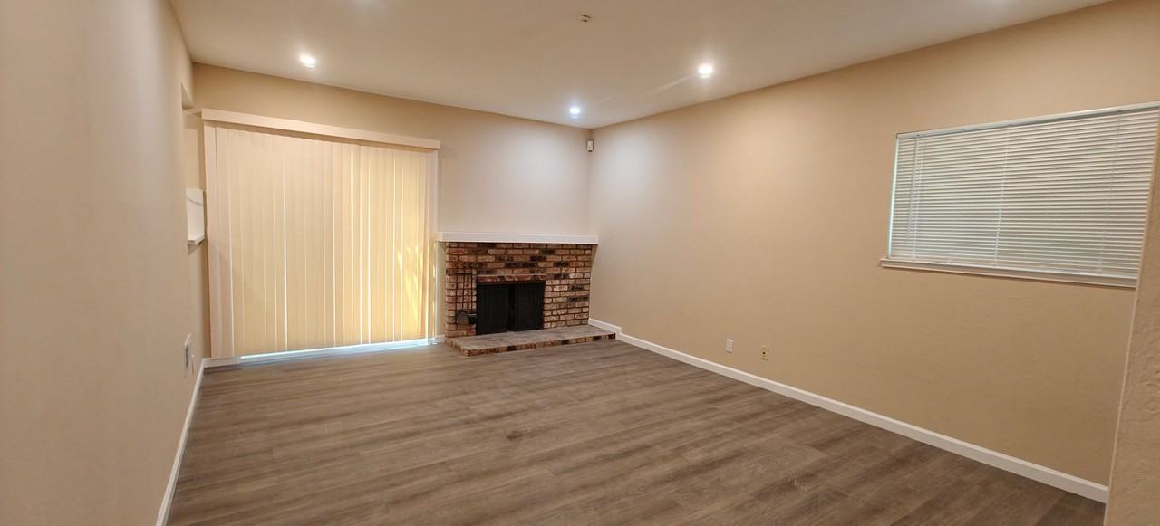 714 Liverpool Way - Photo 5 of 27