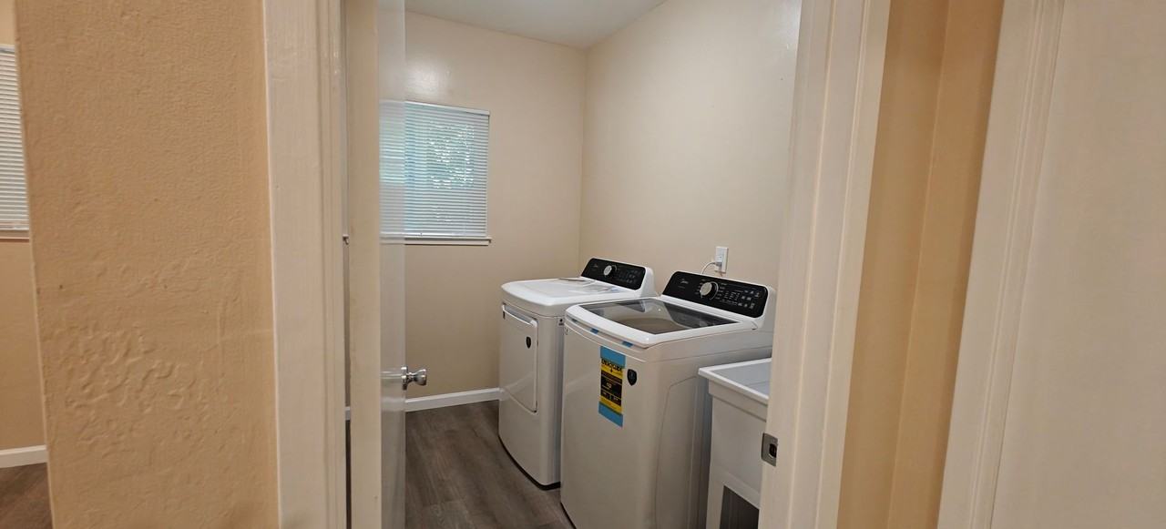 714 Liverpool Way - Photo 6 of 27