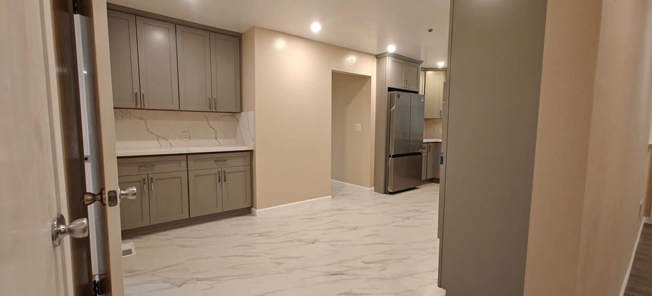 714 Liverpool Way - Photo 7 of 27