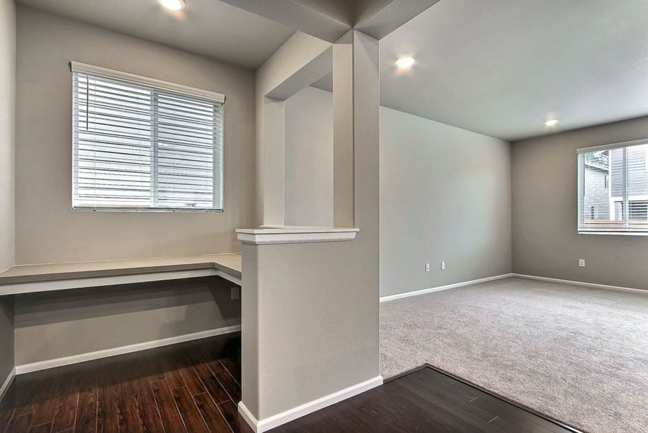 3137 Gladiator St Ne - Photo 5 of 17