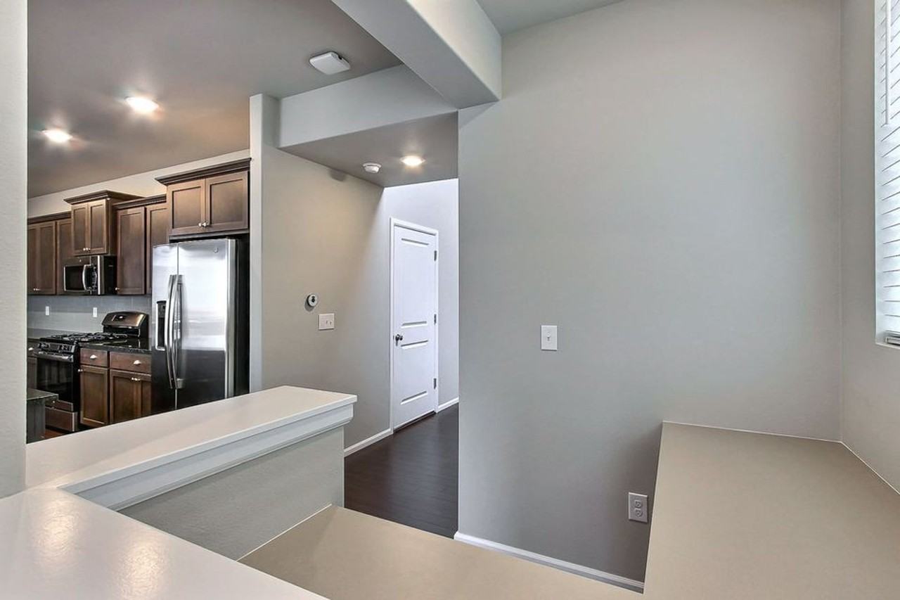 3137 Gladiator St Ne - Photo 6 of 17