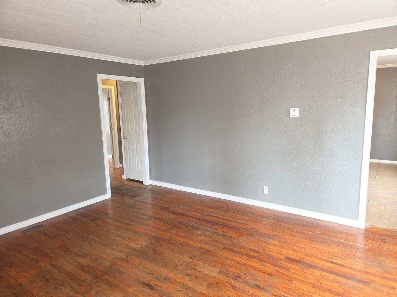 1611 N Marrs St - Photo 2 of 9