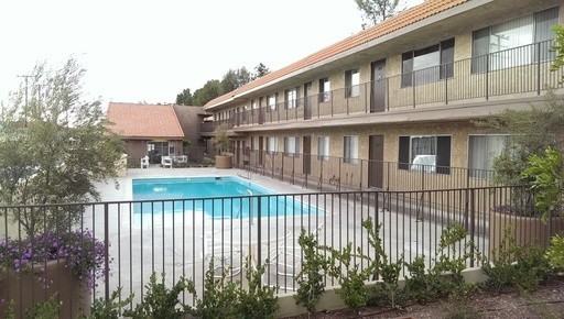 Villa Gardens Apts - Photo 3 of 33