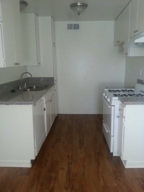 Villa Gardens Apts - Photo 4 of 33