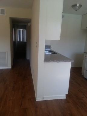 Villa Gardens Apts - Photo 6 of 33